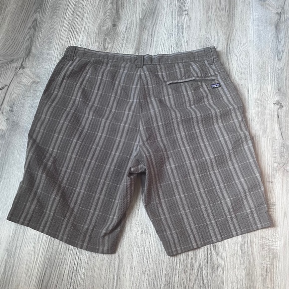 PATAGONIA ORGANIC COTTON BLEND PLAID SHORTS MEN'S Size 34 Waist Gray - Picture 3 of 4